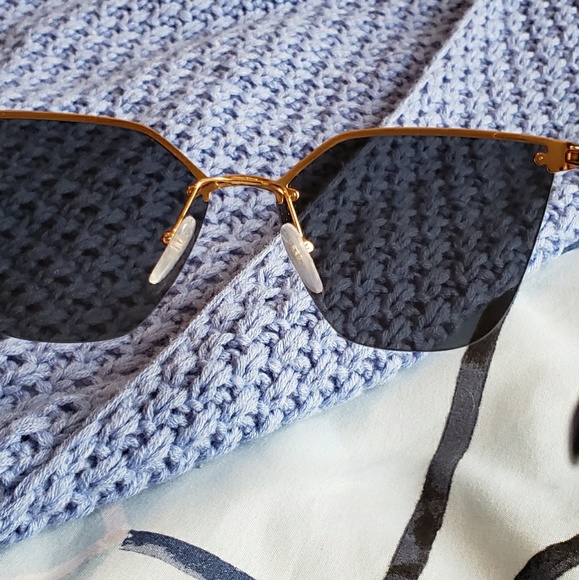 Prada Cinema polorized Sunglasses - Picture 2 of 4